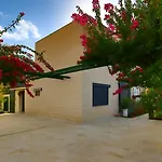 Elite فيلة *